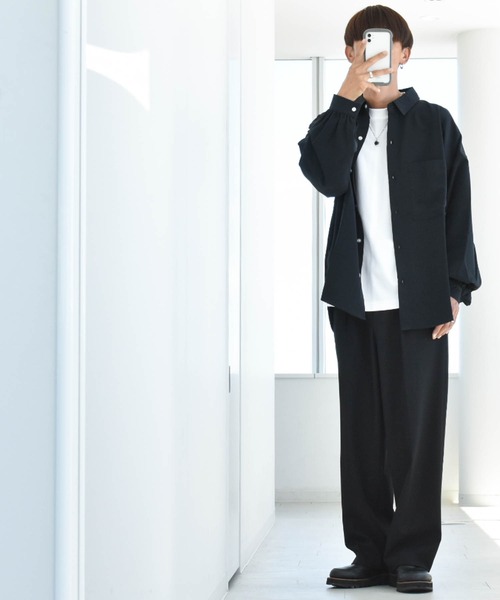 Anytime Songs（エニータイムソングス）の「ビッグシルエット 袖ギャザーシャツ（シャツ/ブラウス・メンズ・グリーン/グレイッシュブルー/グレイッシュベージュ/ホワイト/モカ/ブラック・MEDIUM/LARGE/X-LARGE）」の22枚目の写真