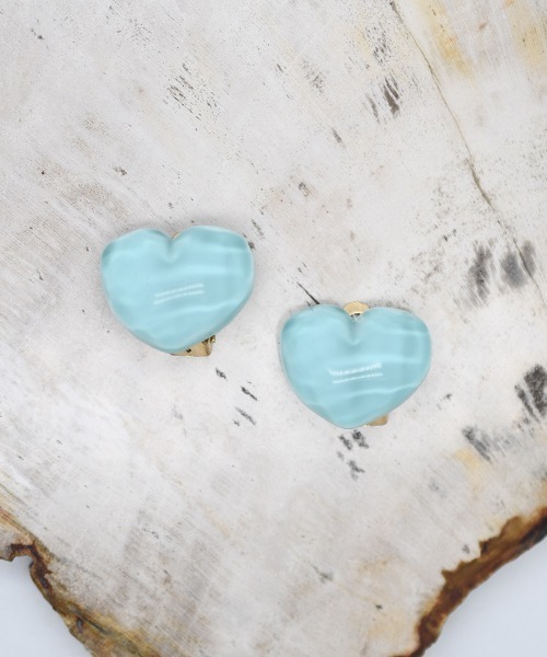 Fun & Daily（ファンアンドデイリー）の「F&D : ウォーターハートイヤリング（イヤリング・レディース・ピンク/イエロー/ブルー/レッド/ライトブルー/パープル・FREE）」の2枚目の写真