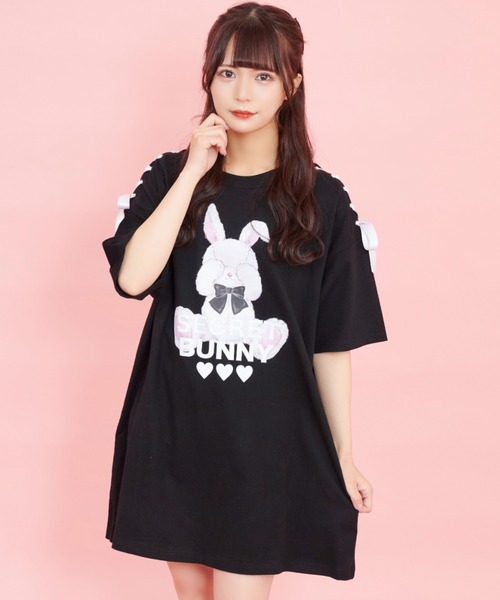 Secret Honey（シークレットハニー）の「目隠しウサギプリントビッグシルエットTシャツ（Tシャツ/カットソー・レディース・オフホワイト/ピンク/ブルー/ブラック・FREE）」の3枚目の写真