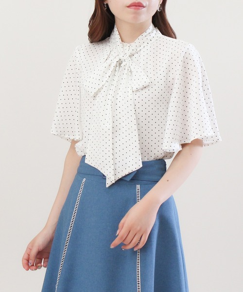 ASTORIA ODIER（アストリアオディール）の「ドット柄ボウタイブラウス（シャツ/ブラウス・レディース・アイボリー/ブラック/サックスブルー・MEDIUM）」の2枚目の写真