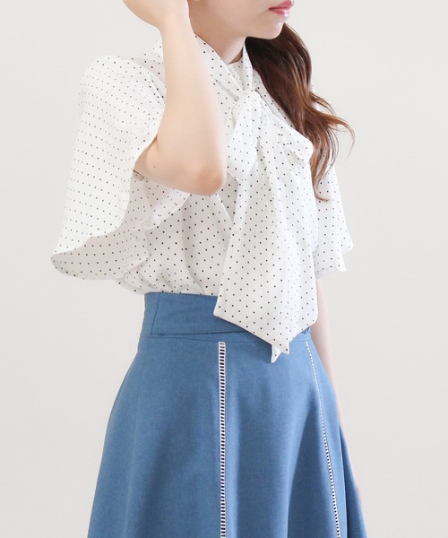 ASTORIA ODIER（アストリアオディール）の「ドット柄ボウタイブラウス（シャツ/ブラウス・レディース・アイボリー/ブラック/サックスブルー・MEDIUM）」の16枚目の写真