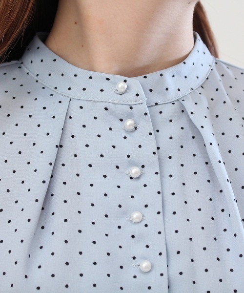ASTORIA ODIER（アストリアオディール）の「ドット柄ボウタイブラウス（シャツ/ブラウス・レディース・アイボリー/ブラック/サックスブルー・MEDIUM）」の21枚目の写真