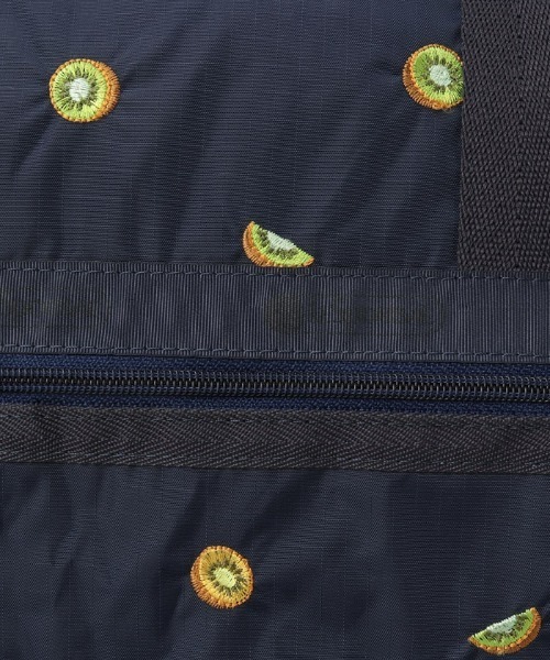 【値下げしました】レスポボストンバッグキウイ LeSportsac（レスポートサック）の「DELUXE LG WEEKENDER キウイキウイ