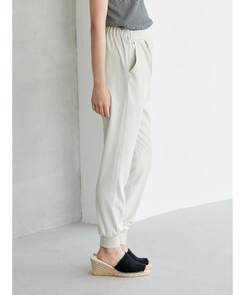 AMERICAN HOLIC(アメリカンホリック)の「スリムジョグパンツ(スウェットパンツ・レディース・ブラック/ライトベージュ・S/M/L)」の3枚目の写真