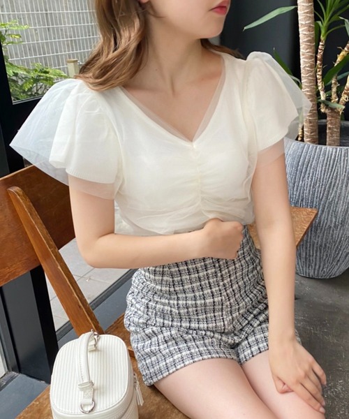 one after another NICE CLAUP（ワンアフターアナザーナイスクラップ）の「チュールがけフレアスリーブニット（ニット/セーター・レディース・ブラウン/オフホワイト/ピンクベージュ・FREE）」の2枚目の写真