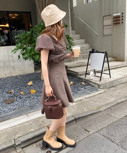 one after another NICE CLAUP（ワンアフターアナザーナイスクラップ）の「チュールがけフレアスリーブニット（ニット/セーター・レディース・ブラウン/オフホワイト/ピンクベージュ・FREE）」の6枚目の写真