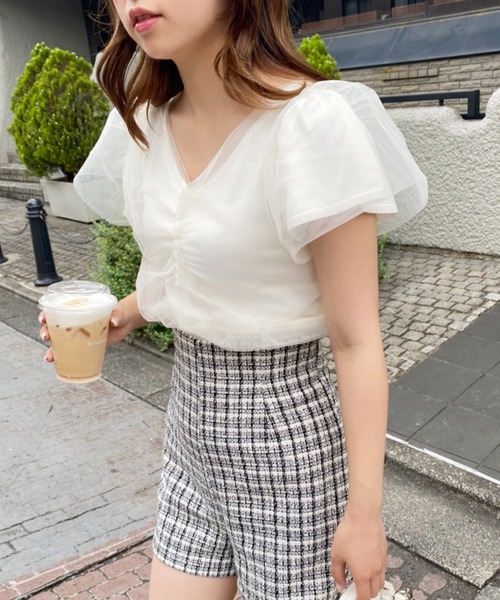 one after another NICE CLAUP（ワンアフターアナザーナイスクラップ）の「チュールがけフレアスリーブニット（ニット/セーター・レディース・ブラウン/オフホワイト/ピンクベージュ・FREE）」の11枚目の写真