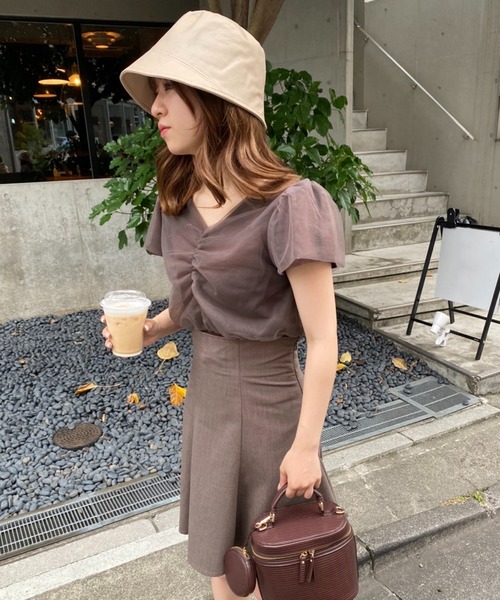 one after another NICE CLAUP（ワンアフターアナザーナイスクラップ）の「チュールがけフレアスリーブニット（ニット/セーター・レディース・ブラウン/オフホワイト/ピンクベージュ・FREE）」の5枚目の写真