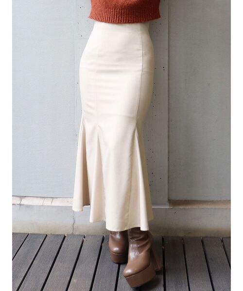MURUA（ムルーア）の「バックスリットハイウエストマーメイドスカート（スカート・レディース・その他1/ブラック/グリーン/ベージュ・0/1/2）」の3枚目の写真