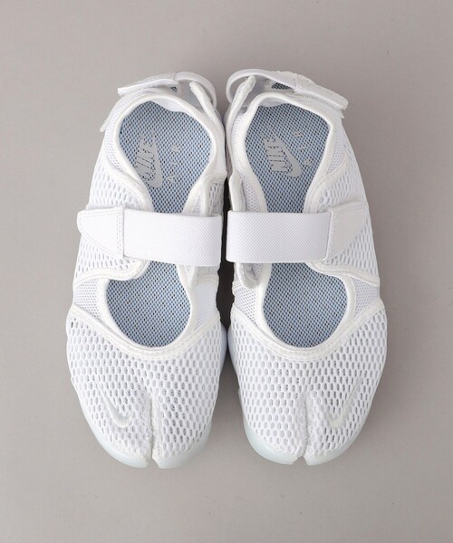 NIKE（ナイキ）の「NIKE/ナイキ エアリフトブリーズ（スニーカー・レディース・ホワイト/ブラック・23.0cm/24.0cm/25.0cm）」の6枚目の写真