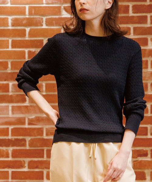 OPAQUE.CLIP（オペークドットクリップ）の「◆ケーブルニット【エクストラファインオーガニックコットン/WEB限定カラー】（ニット/セーター・レディース・ブルー/ライトグリーン/ブラウン系その他/ダークネイビー/ブラック系7/イエロー系7/ピンク系/ホワイト系・40/38/36）」の9枚目の写真