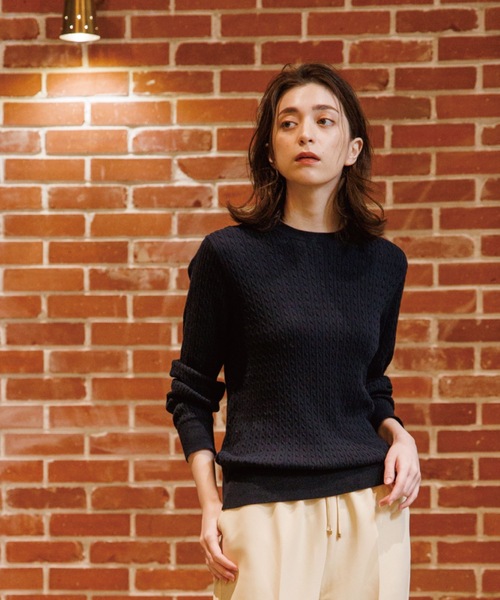 OPAQUE.CLIP（オペークドットクリップ）の「◆ケーブルニット【エクストラファインオーガニックコットン/WEB限定カラー】（ニット/セーター・レディース・ブルー/ライトグリーン/ブラウン系その他/ダークネイビー/ブラック系7/イエロー系7/ピンク系/ホワイト系・40/38/36）」の11枚目の写真