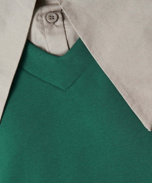 A de a.v.v（アードアー・ヴェ・ヴェ）の「ビッグカラーシャツドッキングスウェット（Tシャツ/カットソー・レディース・アイボリー/ブラック/グリーン・38/36）」の22枚目の写真