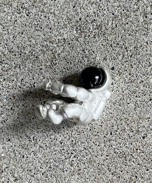 gargle（ガーグル）の「gargle ガーグル:宇宙シリーズ　宇宙飛行士　astronaut　イヤーカフ（イヤーカフ・レディース・シルバー・FREE）」の3枚目の写真