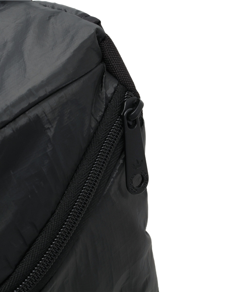 adidas Originals(アディダスオリジナルス)の「ユニセックス アディダス リュック adidas SCI FI BACKPACK(バックパック/リュック・メンズ・ブラック・ONE SIZE)」の5枚目の写真