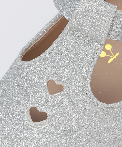 petit main（プティマイン）の「ミニハートフェイクレザーシューズ（その他シューズ・キッズ・シルバー/キナリ/モカ・19cm/15cm/14cm/16cm/17cm/18cm）」の5枚目の写真