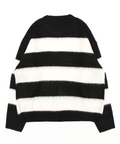 SPINNS（スピンズ）の「【ゆったりシルエット】フェイクモヘア ボーダー カラーニット（ニット/セーター・メンズ・イエロー×ブラック/チャコールグレー×ブラック/レッド系その他/グリーン系その他/ホワイト×ブラック/ベージュ系その他・ONESIZE）」の7枚目の写真