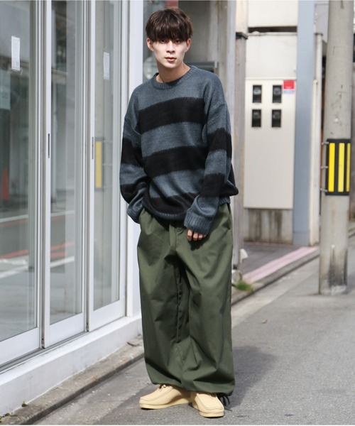 SPINNS（スピンズ）の「【ゆったりシルエット】フェイクモヘア ボーダー カラーニット（ニット/セーター・メンズ・イエロー×ブラック/チャコールグレー×ブラック/レッド系その他/グリーン系その他/ホワイト×ブラック/ベージュ系その他・ONESIZE）」の18枚目の写真