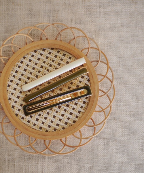 ammy.（エイミードット）の「【 ammy. / エイミードット 】 くすみカラー ヘアピン / ３点セット（ヘアピン・レディース・レッド系/グリーン系・FREE）」の2枚目の写真