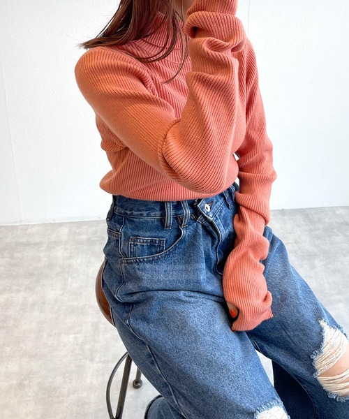 w closet（ダブルクローゼット）の「フィンガーホールタートルネック