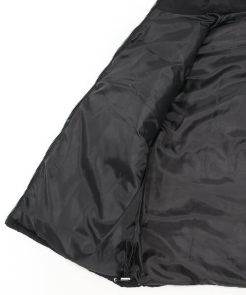 SPINNS(スピンズ)の「【ビックシルエット】ジップアップ 切り替えフェイクダウンベスト(ベスト・メンズ・ブラック×グリーン/ネイビー系/ブラック/グリーン系その他・M/L)」の6枚目の写真