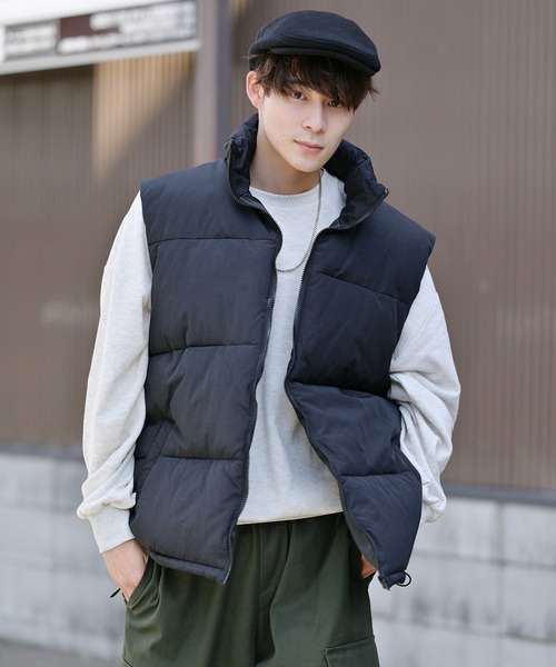 SPINNS(スピンズ)の「【ビックシルエット】ジップアップ 切り替えフェイクダウンベスト(ベスト・メンズ・ブラック×グリーン/ネイビー系/ブラック/グリーン系その他・M/L)」の2枚目の写真