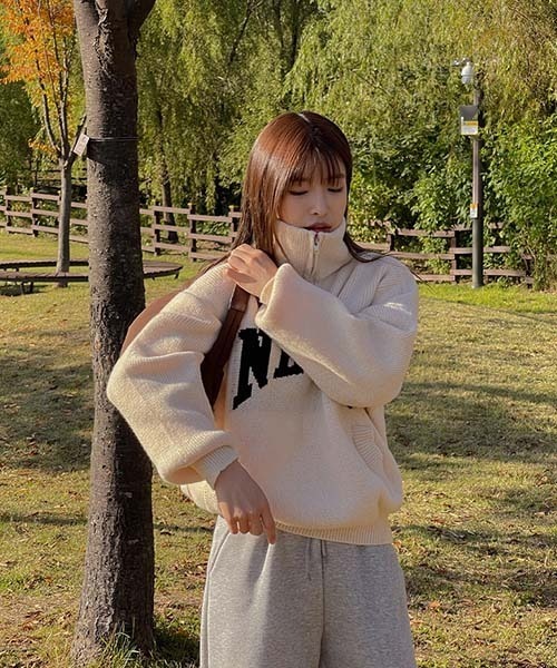SONA(ソナ)の「SONYUNARA NEVER英文プリントハーフジップアップニット(ニット/セーター・レディース・アイボリー・ONE SIZE)」の9枚目の写真