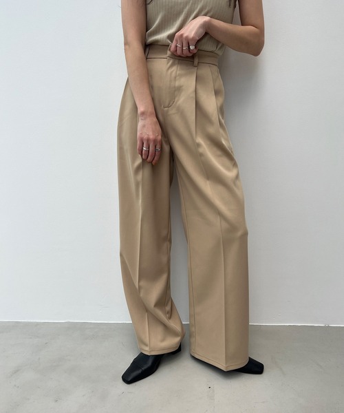 y/m(イム)の「エステルツイル2タックパンツ(スラックス・レディース・ベージュ/アイボリー/ブラック/グレー/パープル/イエロー・FREE)」の4枚目の写真