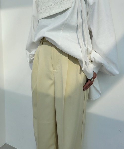 y/m(イム)の「エステルツイル2タックパンツ(スラックス・レディース・ベージュ/アイボリー/ブラック/グレー/パープル/イエロー・FREE)」の22枚目の写真