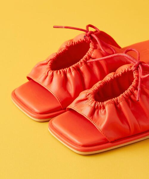 CITEN（シテン）の「＜CITEN＞シャーリング サンダル（サンダル・レディース・ブラウン/レッド/ブラック・S/M/L）」の8枚目の写真