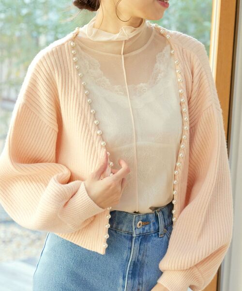 MAJESTIC LEGON(マジェスティックレゴン)の「パールショートニットカーデ(カーディガン/ボレロ・レディース・ブラック/オフホワイト/ピンク/イエロー・MEDIUM)」の16枚目の写真
