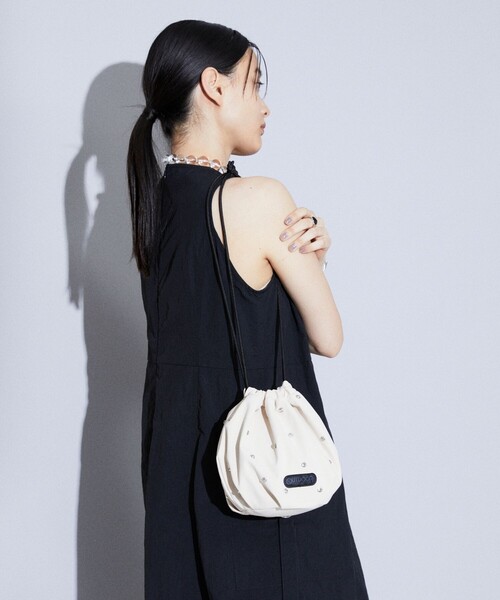 OUTDOOR PRODUCTS（アウトドアプロダクツ）の「OUTDOOR PRODUCTS × Firsthand/アウトドアプロダクツ 別注スタッズ 巾着バッグ（ハンドバッグ・レディース・ピンク/ブラック/オフホワイト・ONE SIZE）」の6枚目の写真