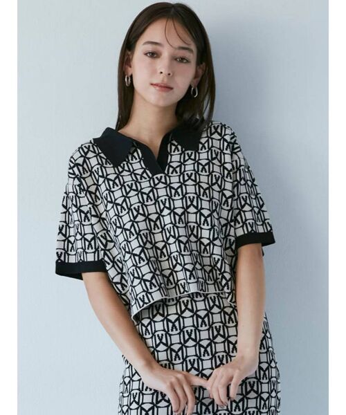 MURUA（ムルーア）の「モノグラムニットポロシャツ（ポロシャツ・レディース・ブラック/オレンジ/ブルー・FREE）」の5枚目の写真