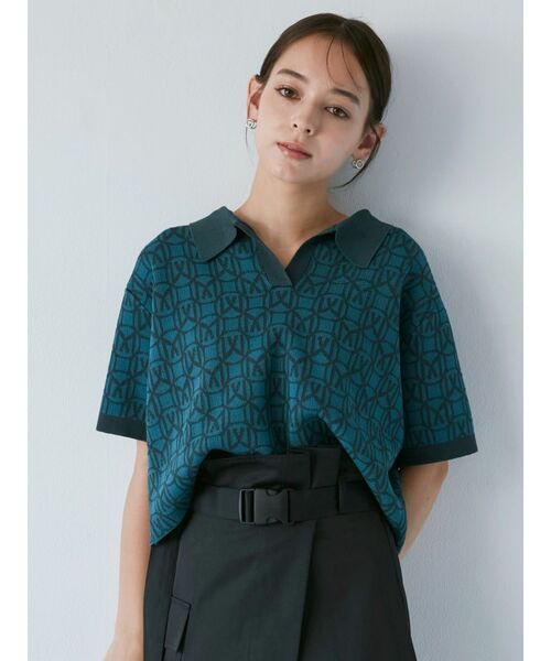 MURUA（ムルーア）の「モノグラムニットポロシャツ（ポロシャツ・レディース・ブラック/オレンジ/ブルー・FREE）」の8枚目の写真