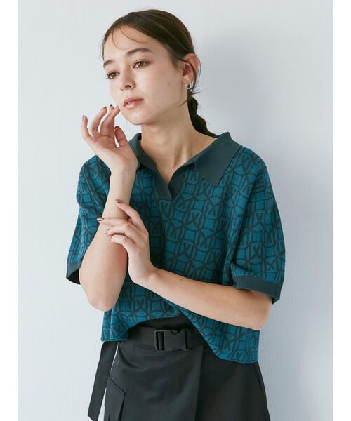 MURUA（ムルーア）の「モノグラムニットポロシャツ（ポロシャツ・レディース・ブラック/オレンジ/ブルー・FREE）」の9枚目の写真