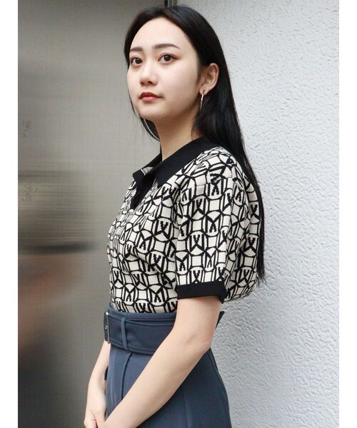 MURUA（ムルーア）の「モノグラムニットポロシャツ（ポロシャツ・レディース・ブラック/オレンジ/ブルー・FREE）」の13枚目の写真