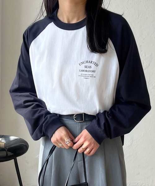 LIAN(リアン)の「ラグランスリーブロゴロンT(Tシャツ/カットソー・レディース・ブラック/ネイビー/グリーン・FREE)」の10枚目の写真