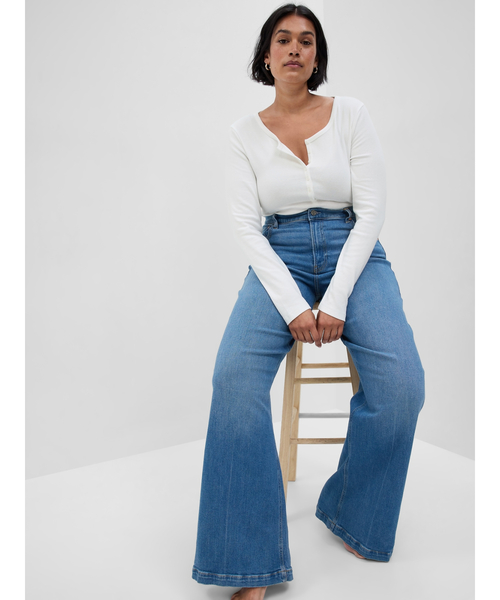 GAP(ギャップ)の「モダン ヘンリーネックTシャツ(Tシャツ/カットソー・レディース・ブラック/ホワイト・XS/S/M/L/XL/XXS)」の3枚目の写真