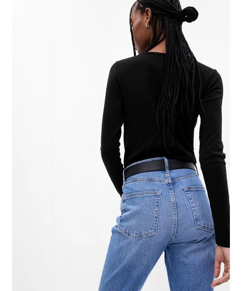 GAP(ギャップ)の「モダン ヘンリーネックTシャツ(Tシャツ/カットソー・レディース・ブラック/ホワイト・XS/S/M/L/XL/XXS)」の6枚目の写真