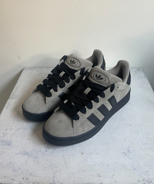 CIAOPANIC（チャオパニック）の「【adidas/アディダス】CAMPUS 00s（スニーカー・メンズ・シルバー/ホワイト・27.5cm/26.5cm）」の2枚目の写真