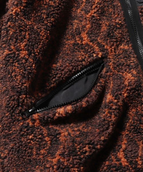 STUSSY（ステューシー）の「STUSSY/ステューシー SNAKE JACQUARD SHERPA JACKET ボアジャケット ブルゾン リバーシブル 2WAY ワンポイント 総柄（ブルゾン・メンズ・ブラウン/グレー・M/L/S）」の6枚目の写真