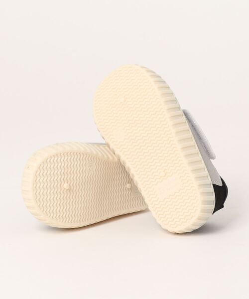 Bambin(ボンバン)の「【 Bambin / ボンバン 】 アクセントカラー シューレース キッズ スニーカー(スニーカー・キッズ・ブラック/ブラウン・14/15 )」の3枚目の写真