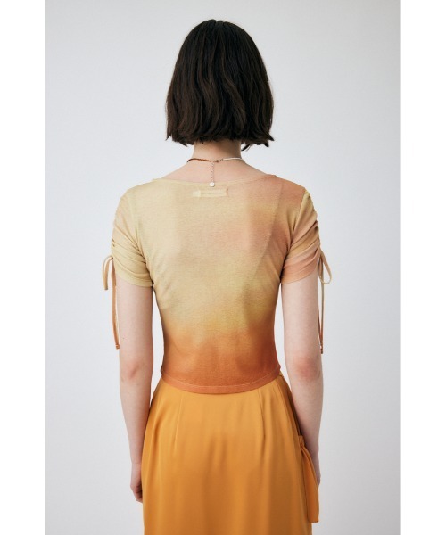 MOUSSY(マウジー)の「OMBRE SHEER SHRRING トップス(Tシャツ/カットソー・レディース・オレンジ/レッド/ブルー・FREE)」の16枚目の写真