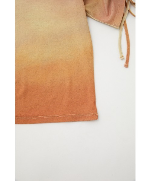 MOUSSY(マウジー)の「OMBRE SHEER SHRRING トップス(Tシャツ/カットソー・レディース・オレンジ/レッド/ブルー・FREE)」の17枚目の写真