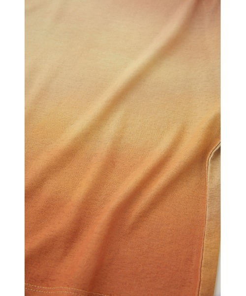 MOUSSY(マウジー)の「OMBRE SHEER SHRRING トップス(Tシャツ/カットソー・レディース・オレンジ/レッド/ブルー・FREE)」の8枚目の写真