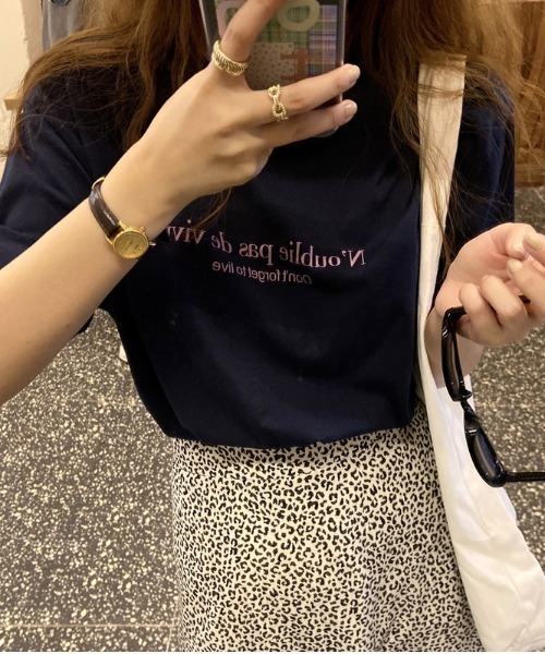 ARCHIVER（アーカイバ）の「【Bl】 [IZU] メッセージプリントTシャツ（Tシャツ/カットソー・レディース・ネイビー/ベージュ/ホワイト・FREE）」の12枚目の写真
