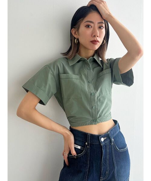 EMODA(エモダ)の「サイドオープンクロップドシャツ(シャツ/ブラウス・レディース・アイボリー/その他/カーキ/ブラック・FREE)」の21枚目の写真