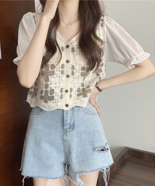 gossip!ロサンゼルス(ゴシップロサンゼルス)の「クロッシェシ 透かし編みカラーフォン 切り替え パフスリーブ ショートカーディガン(カーディガン/ボレロ・レディース・グレー/ベージュ/ネイビー・FREE)」の15枚目の写真