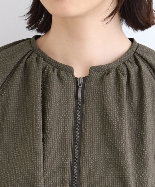 INDIVI(インディヴィ)の「◆【SETUP可能/パフスリーブ】サッカーチェックブラウスブルゾン(ブルゾン・レディース・ブラウン系/ライトベージュ/ブラック・19/03/38/40/05/15 /13/36)」の8枚目の写真