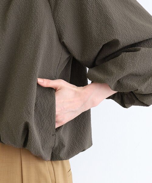 INDIVI(インディヴィ)の「◆【SETUP可能/パフスリーブ】サッカーチェックブラウスブルゾン(ブルゾン・レディース・ブラウン系/ライトベージュ/ブラック・19/03/38/40/05/15 /13/36)」の9枚目の写真